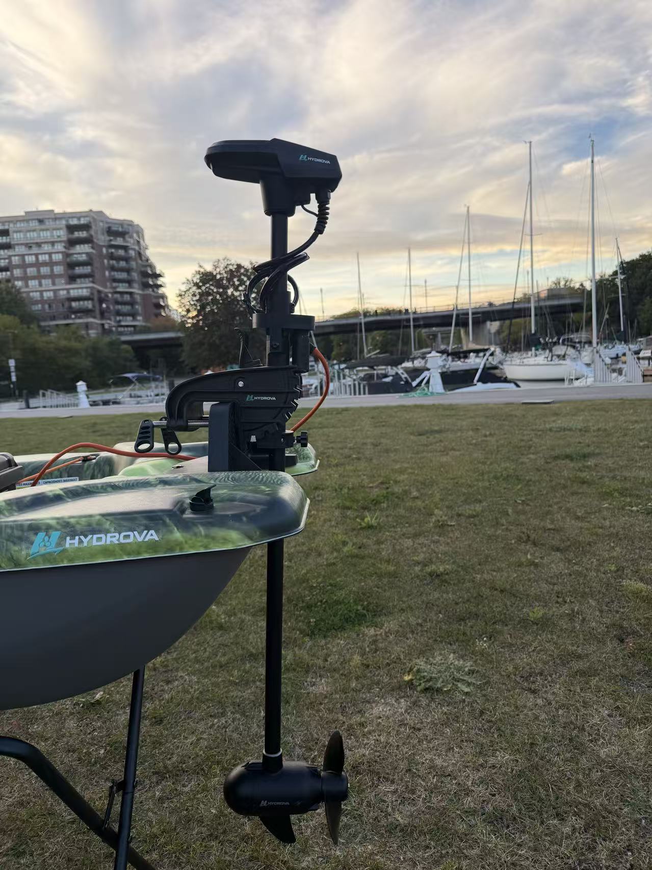 Hydrova Travel GPS Spot-Lock trolling motor for kayaks and small boats